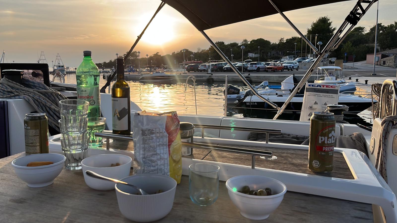 Pantry der Dufour 460